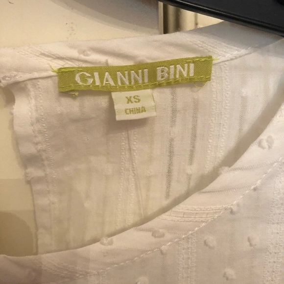 Gianni Bini White Top with flared waist and sleeve - Picture 3 of 4